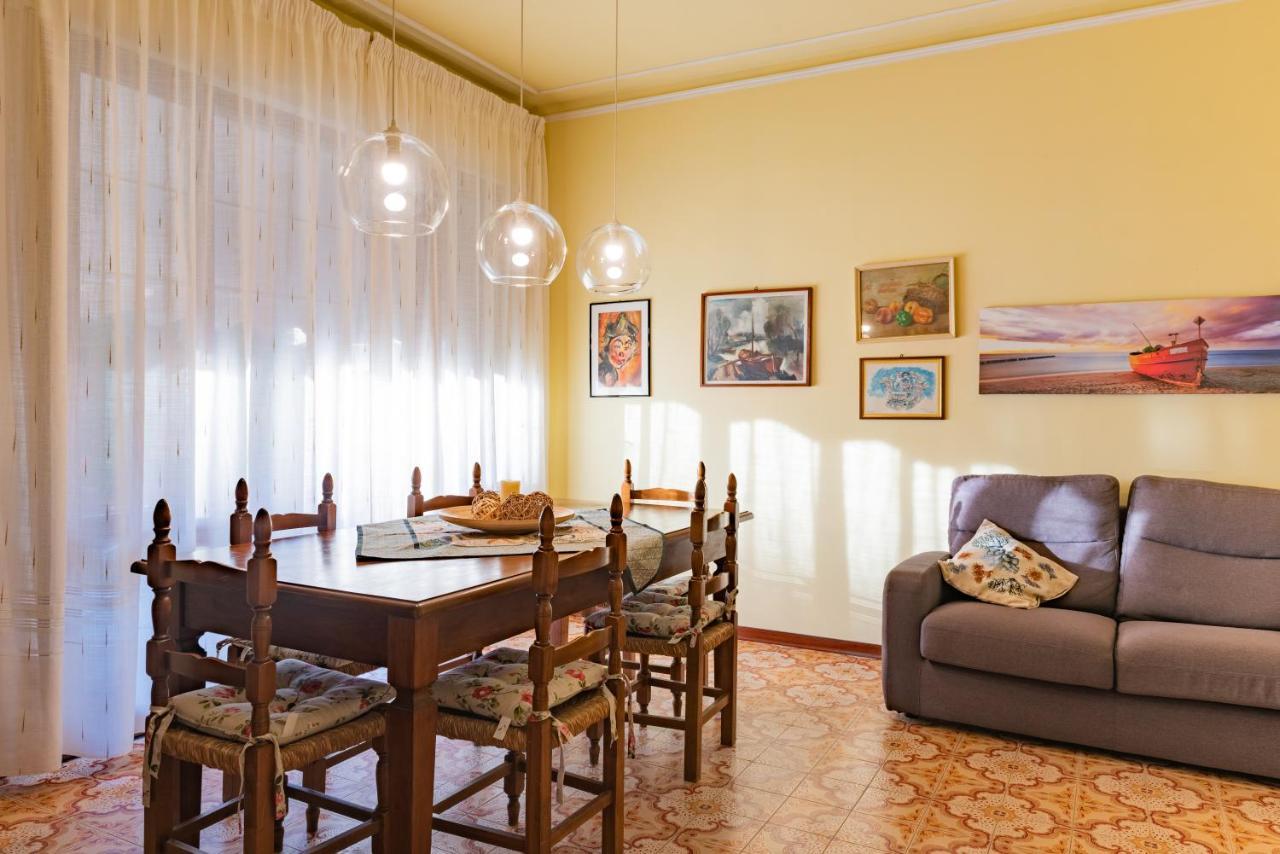 Apartment Holiday Versilia Камайоре Экстерьер фото